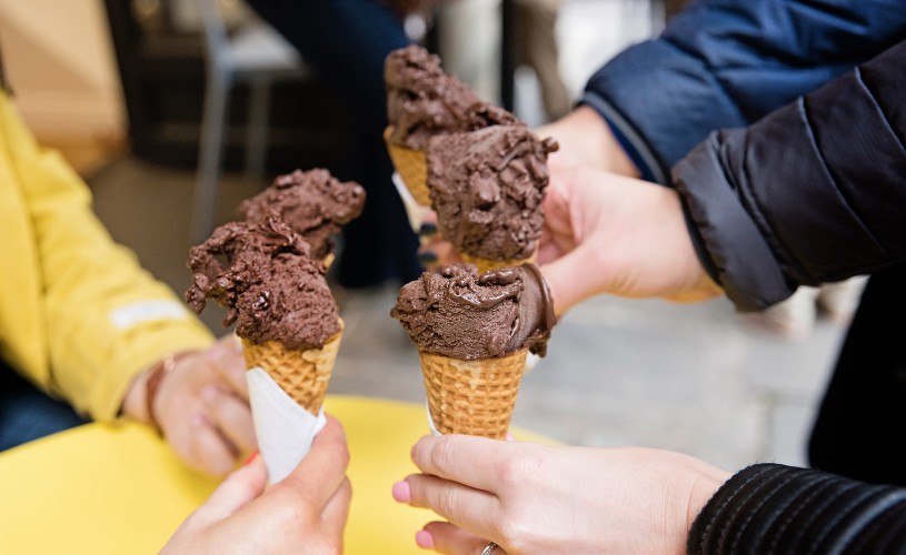 Chocolate gelato in cones